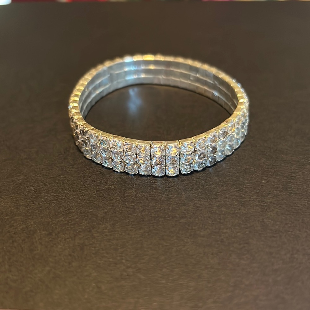 Silver elastic faux diamond bracelet